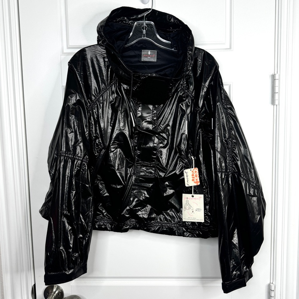 FREE PEOPLE FP Movement NEW Dew Drop Packable Rain Jacket NEW Size M Shiny Black - Picture 15 of 16